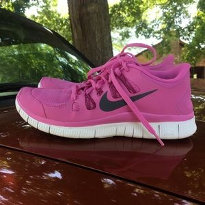 Pink Nike free size 8